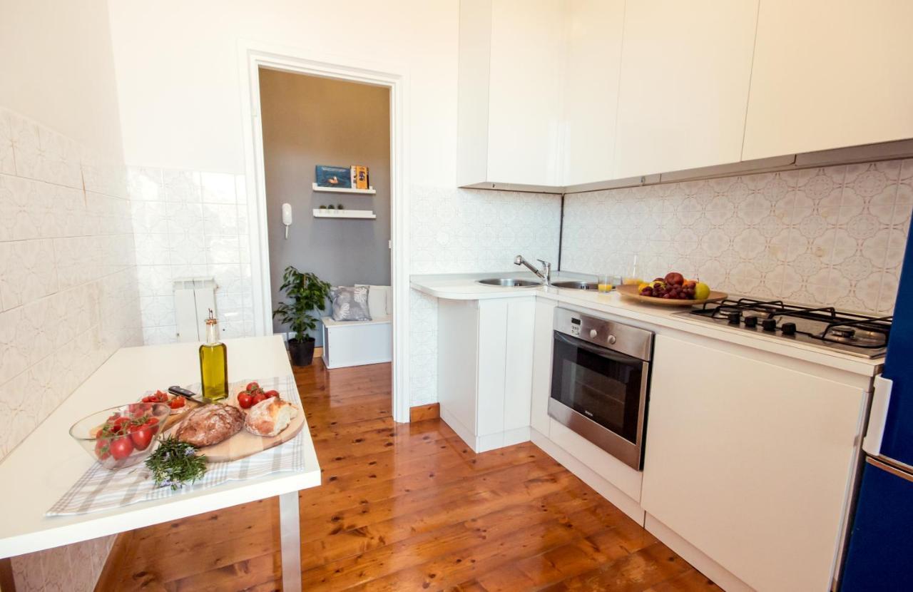 Stylish, modern, just renovated large apartment Viareggio Exteriör bild