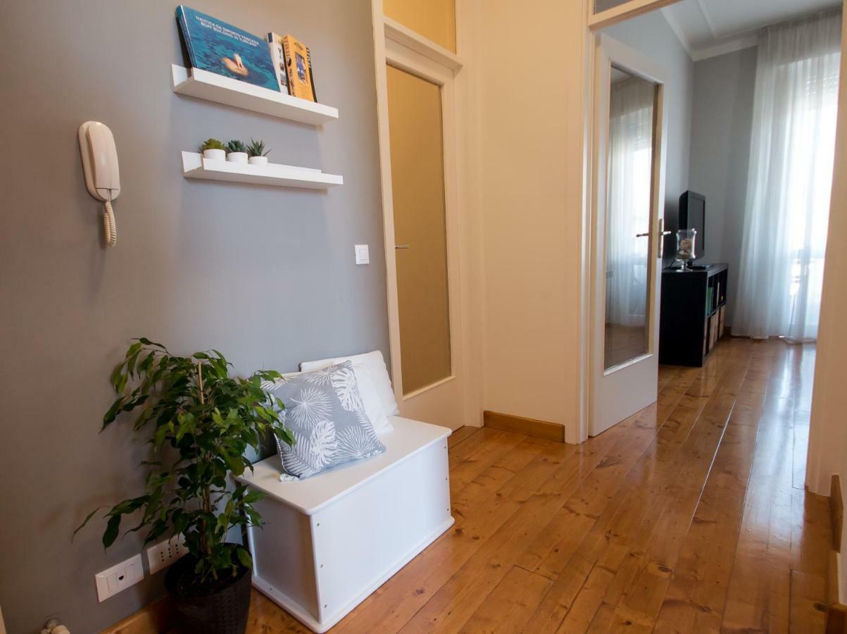 Stylish, modern, just renovated large apartment Viareggio Exteriör bild